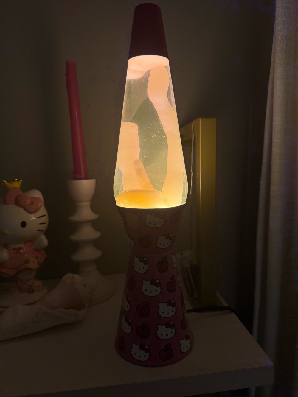 Sanrio Pink Hello Kitty Lava Lamp